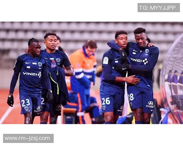 法乙联赛沙托鲁迎战洛里昂双方争夺关键积分的较量